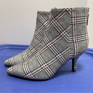 Very Cute Cupid Brand Business Casual Women's Plaid Boots Size 8.5 soft/stylish